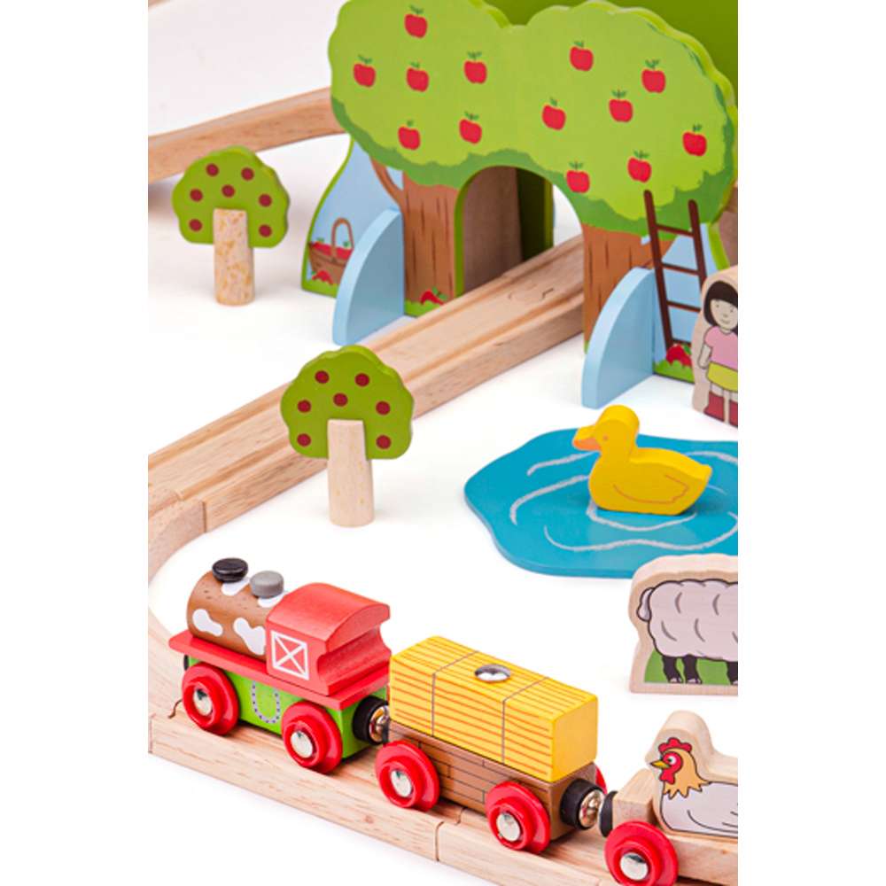 Bigjigs Rail Farm Wooden Train Set